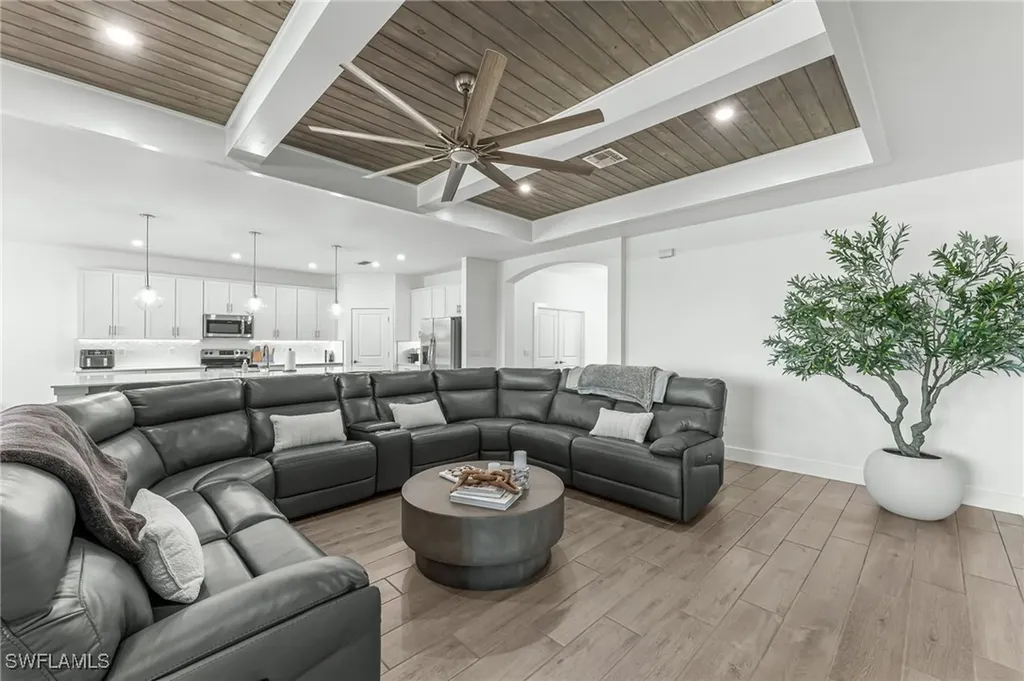 1465 Birdie Drive Naples FL 34120