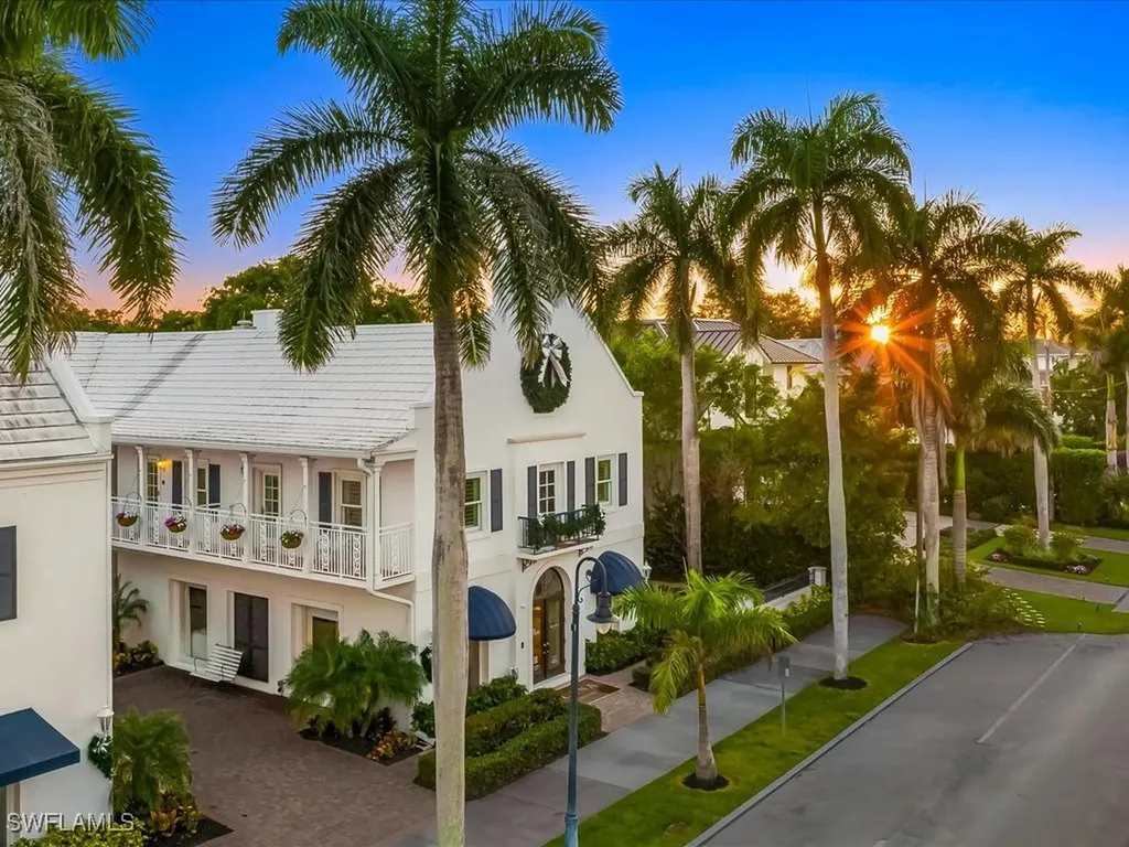 292 14th Avenue S Naples FL 34102