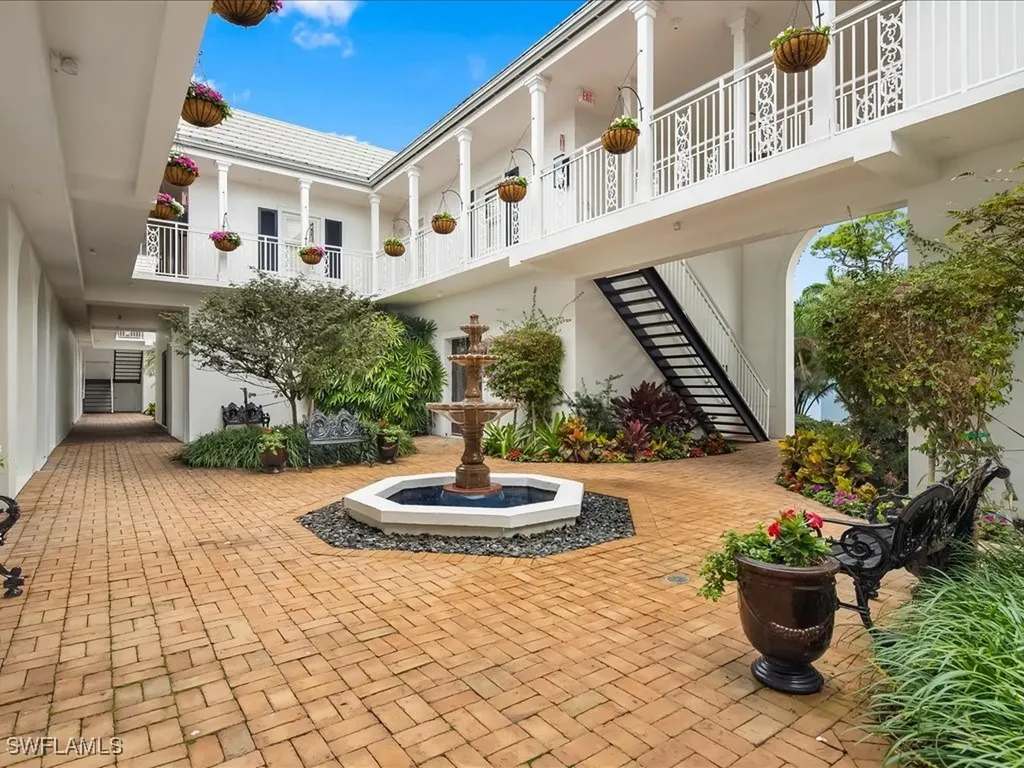 292 14th Avenue S Naples FL 34102