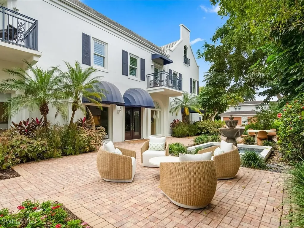 292 14th Avenue S Naples FL 34102