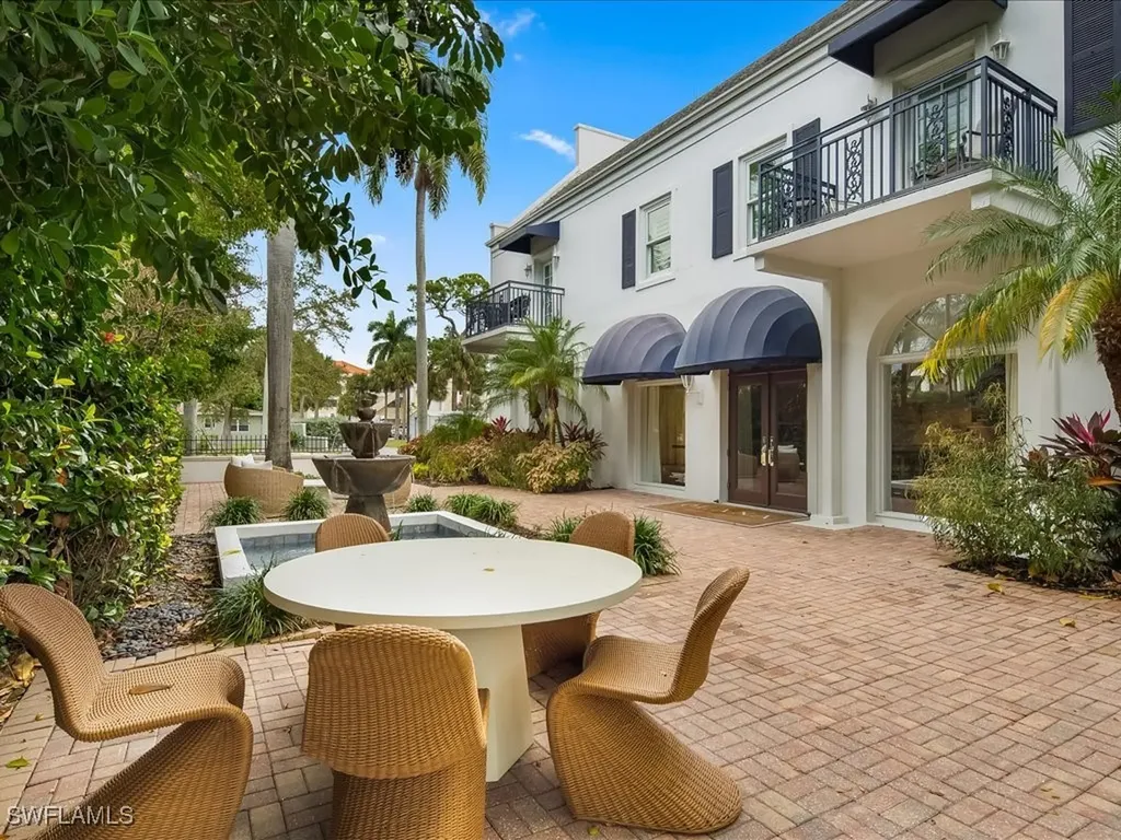 292 14th Avenue S Naples FL 34102