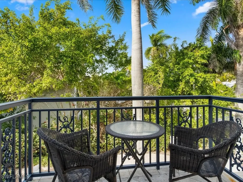 292 14th Avenue S Naples FL 34102