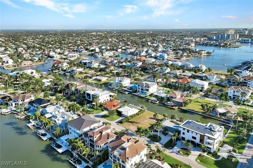 112 Seabreeze Avenue Naples FL 34108