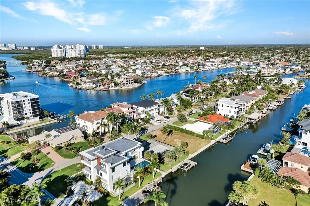 112 Seabreeze Avenue Naples FL 34108