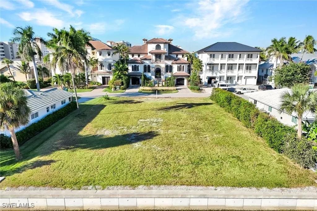 112 Seabreeze Avenue Naples FL 34108
