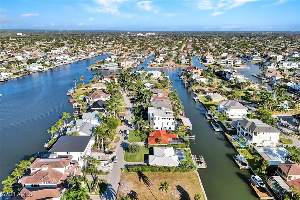 112 Seabreeze Avenue Naples FL 34108