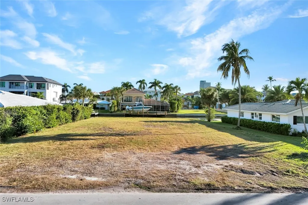 112 Seabreeze Avenue Naples FL 34108