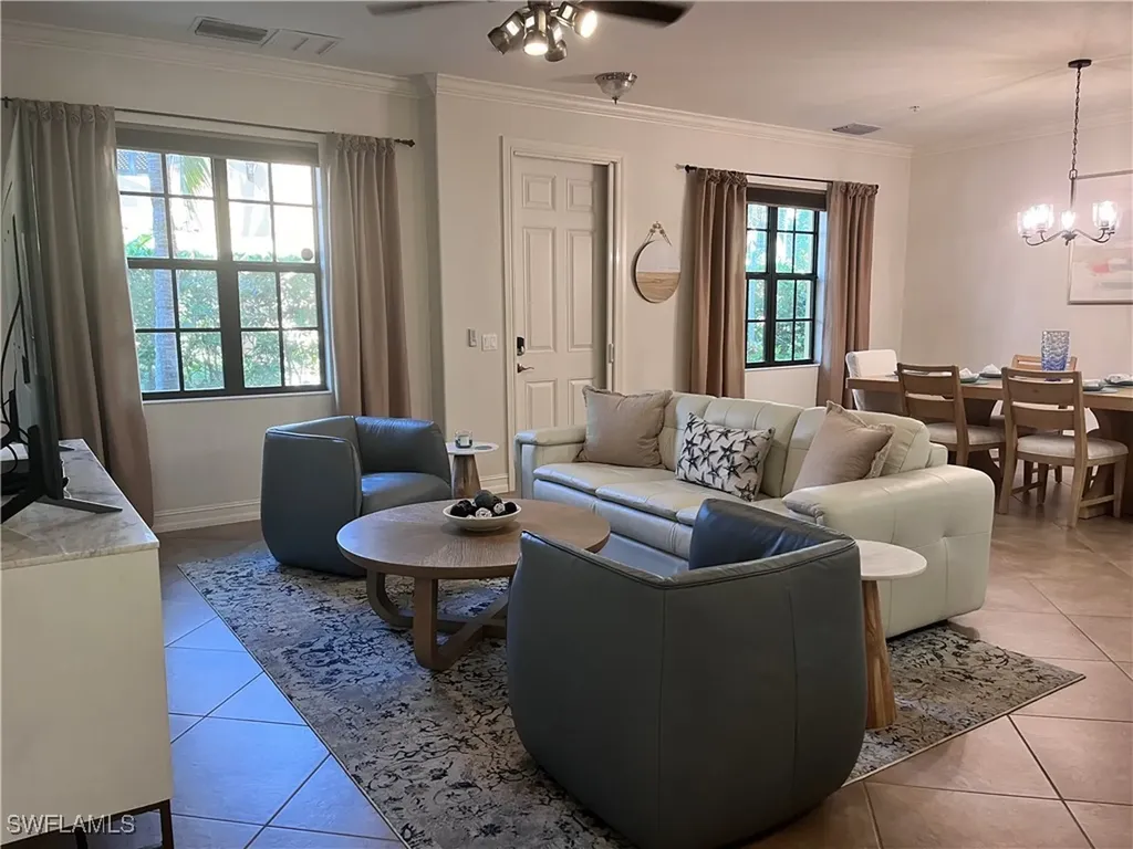 9092 Chula Vista Street Naples FL 34113
