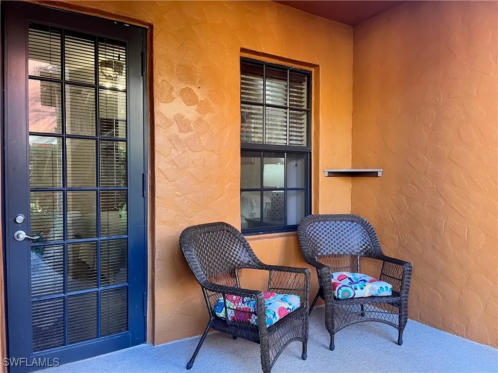 9092 Chula Vista Street Naples FL 34113