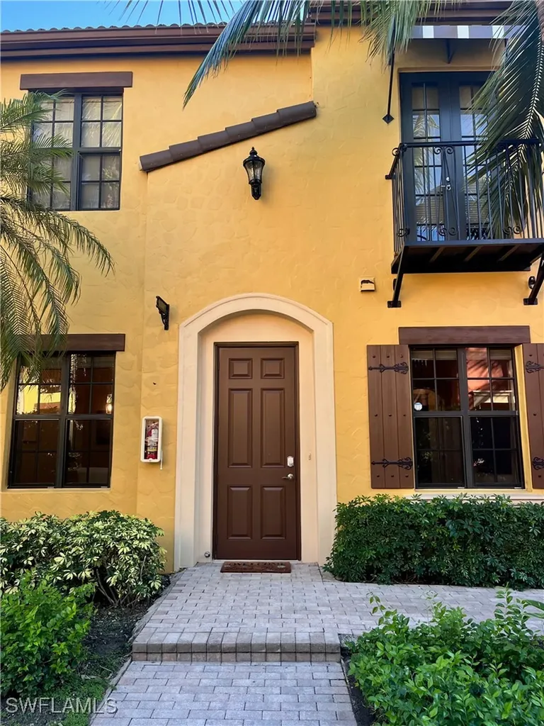 9092 Chula Vista Street Naples FL 34113