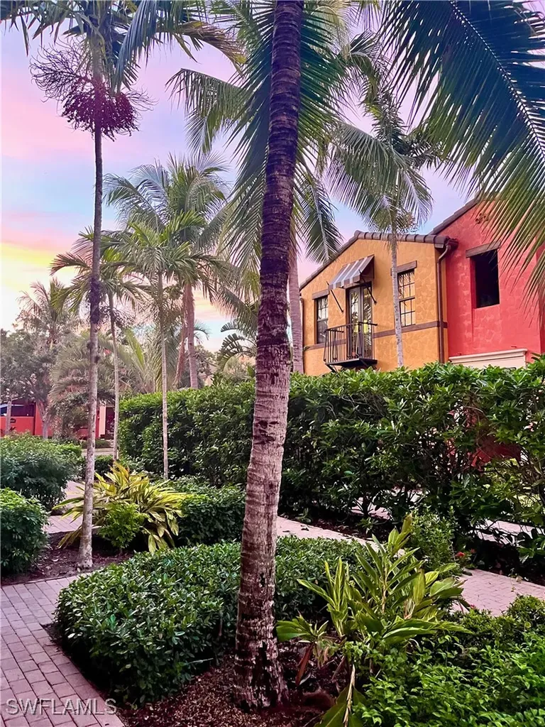 9092 Chula Vista Street Naples FL 34113