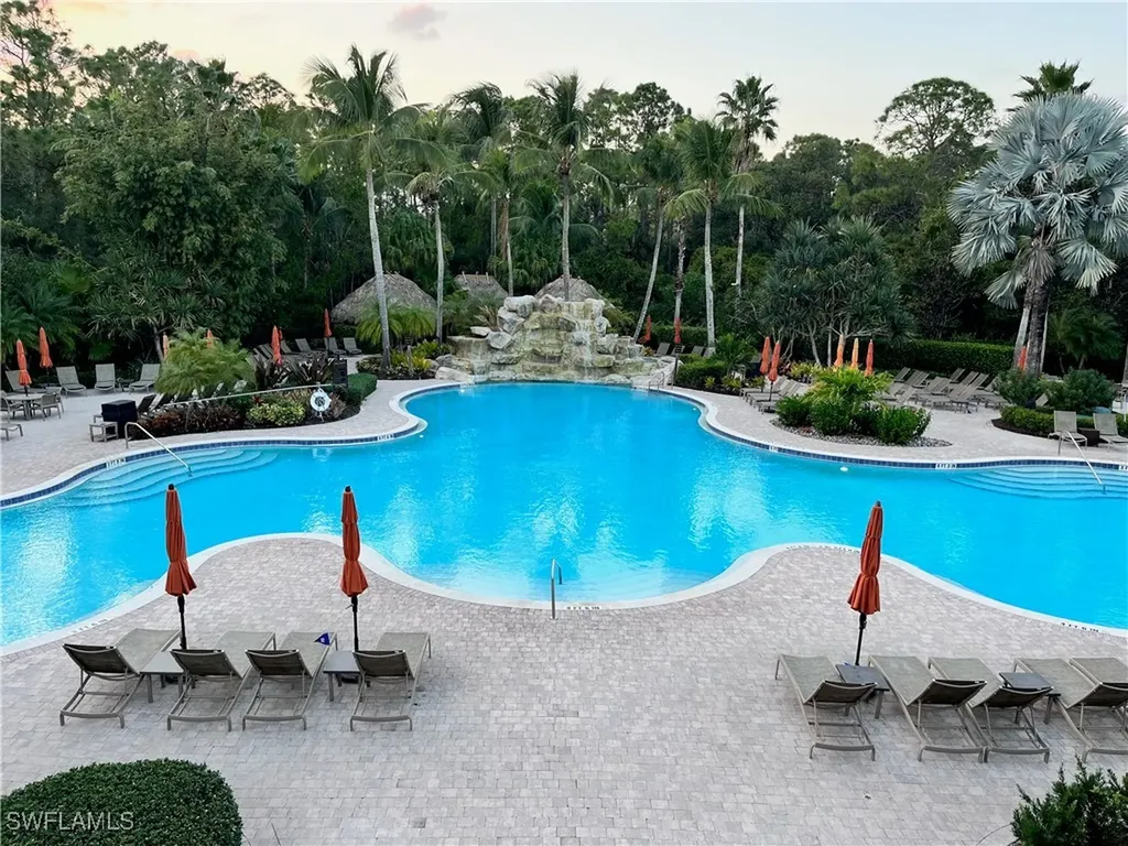 9092 Chula Vista Street Naples FL 34113