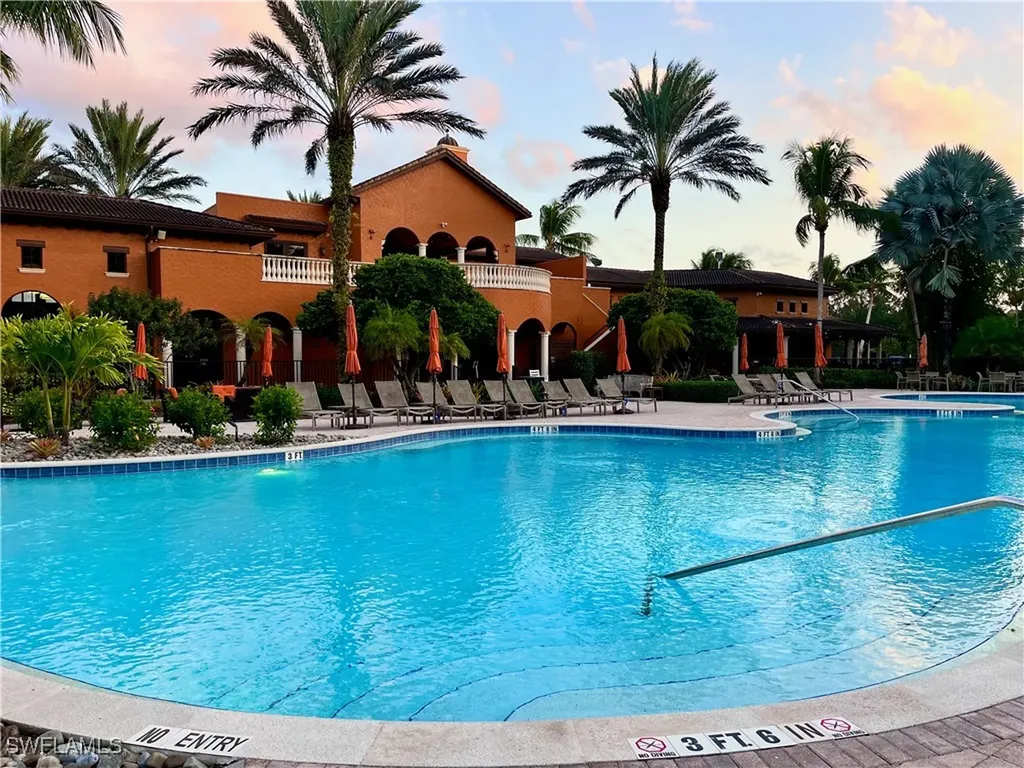 9092 Chula Vista Street Naples FL 34113