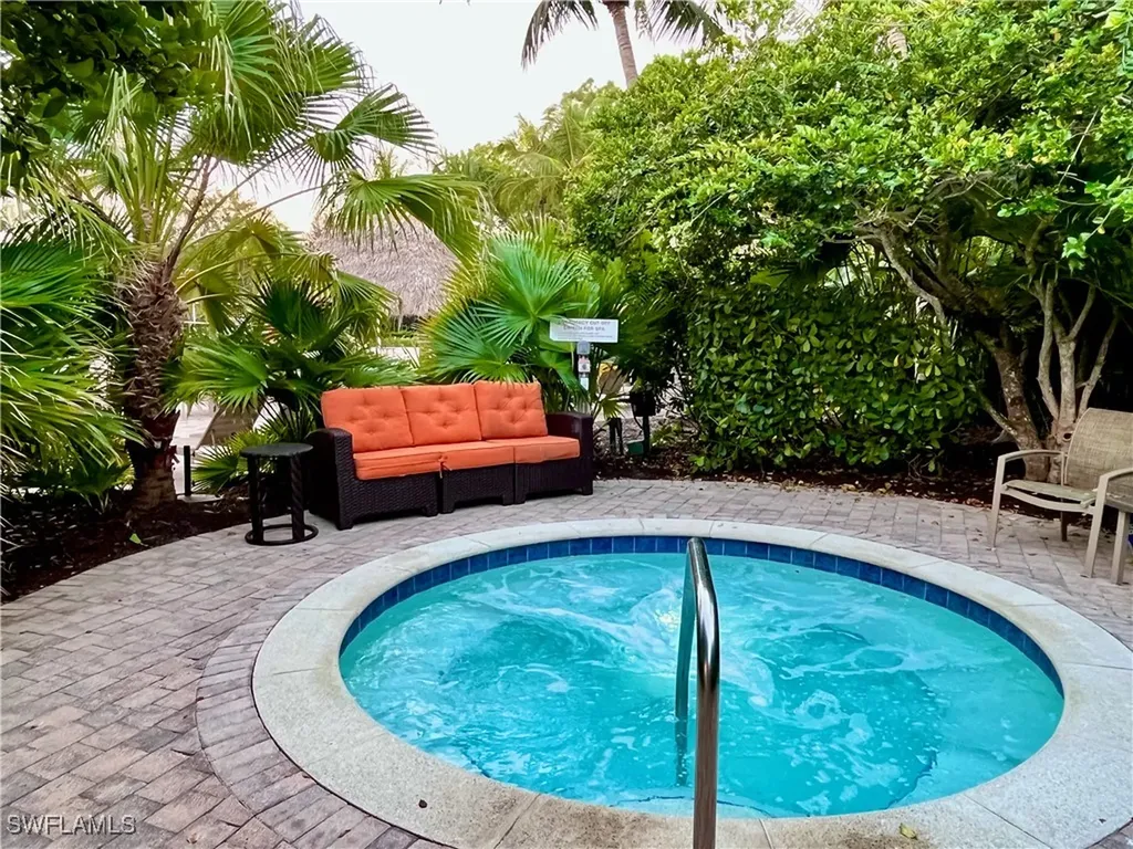 9092 Chula Vista Street Naples FL 34113