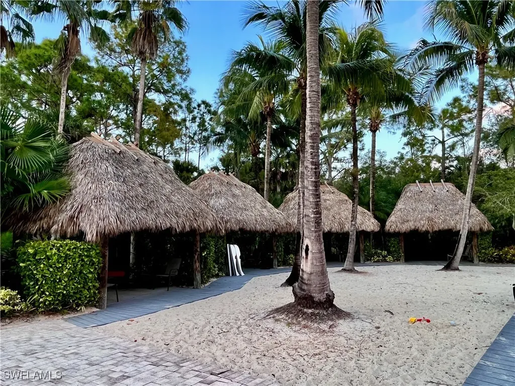 9092 Chula Vista Street Naples FL 34113