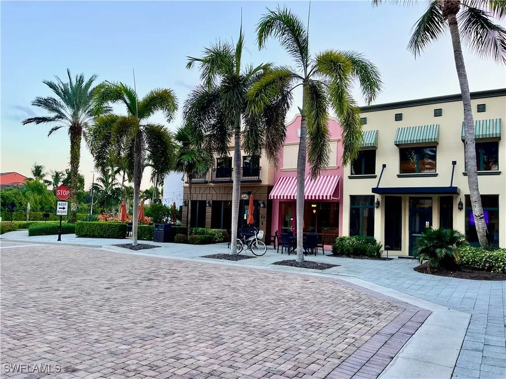 9092 Chula Vista Street Naples FL 34113