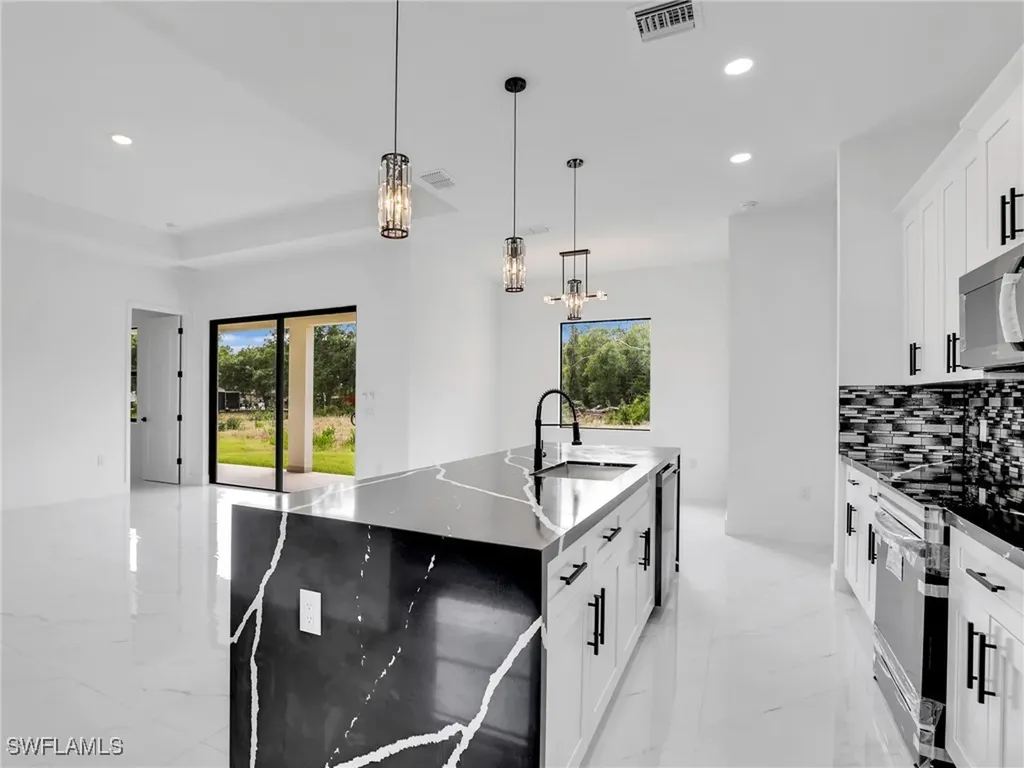 2221 Robert Avenue Alva FL 33920