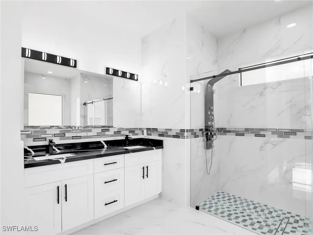 2221 Robert Avenue Alva FL 33920