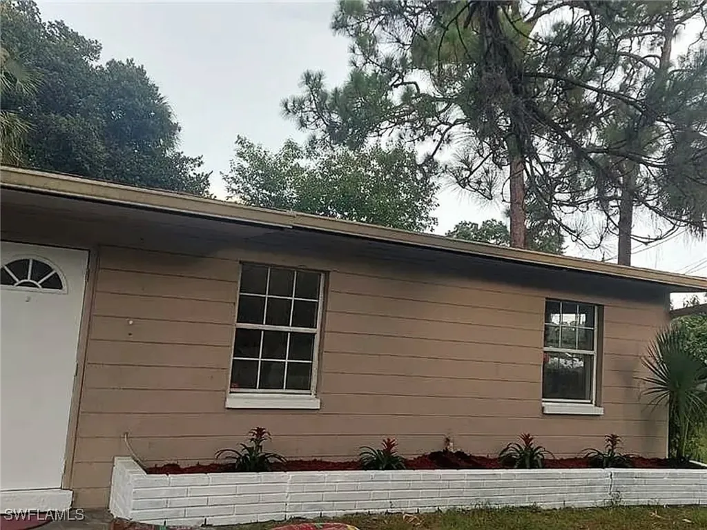 216 Maria Street Fort Myers FL 33916