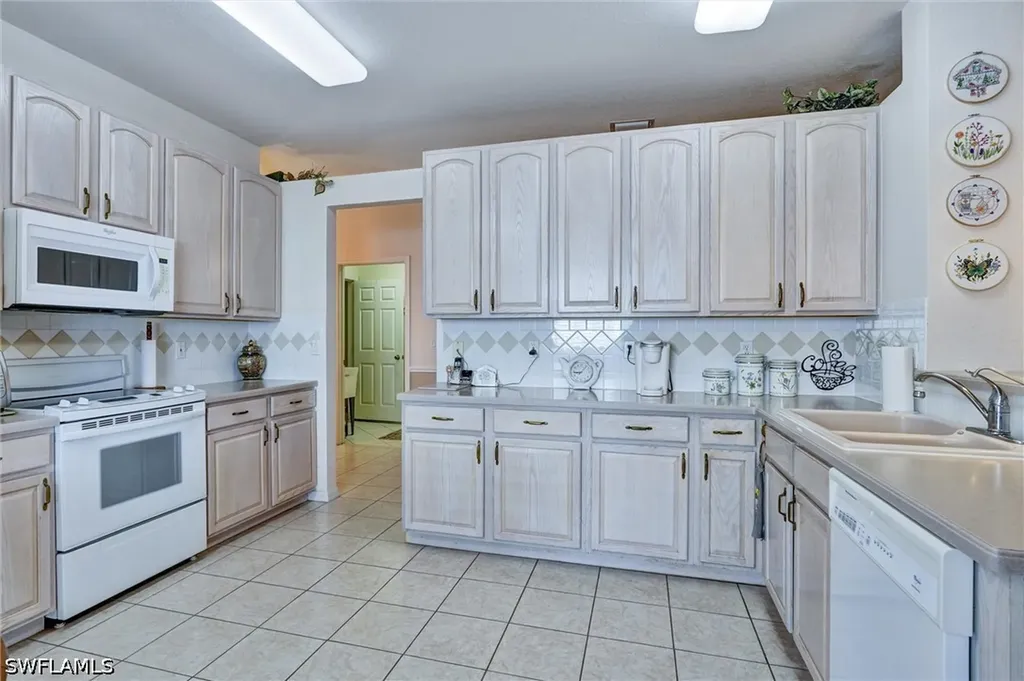 7442 Meldin Court Naples FL 34104