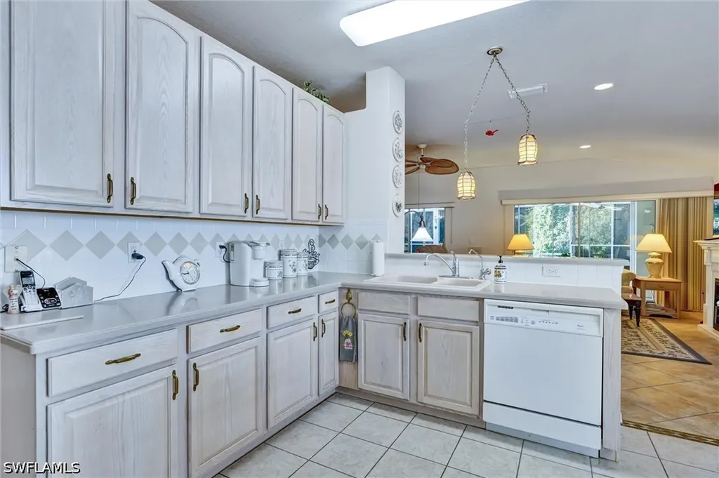 7442 Meldin Court Naples FL 34104