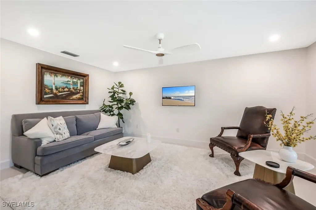 735 Parkview Lane Naples FL 34103