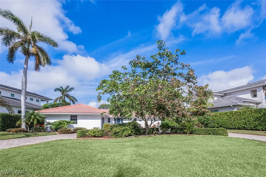 735 Parkview Lane Naples FL 34103