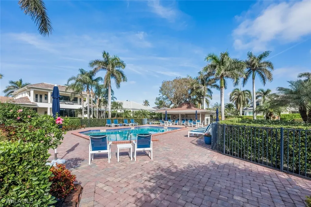 735 Parkview Lane Naples FL 34103