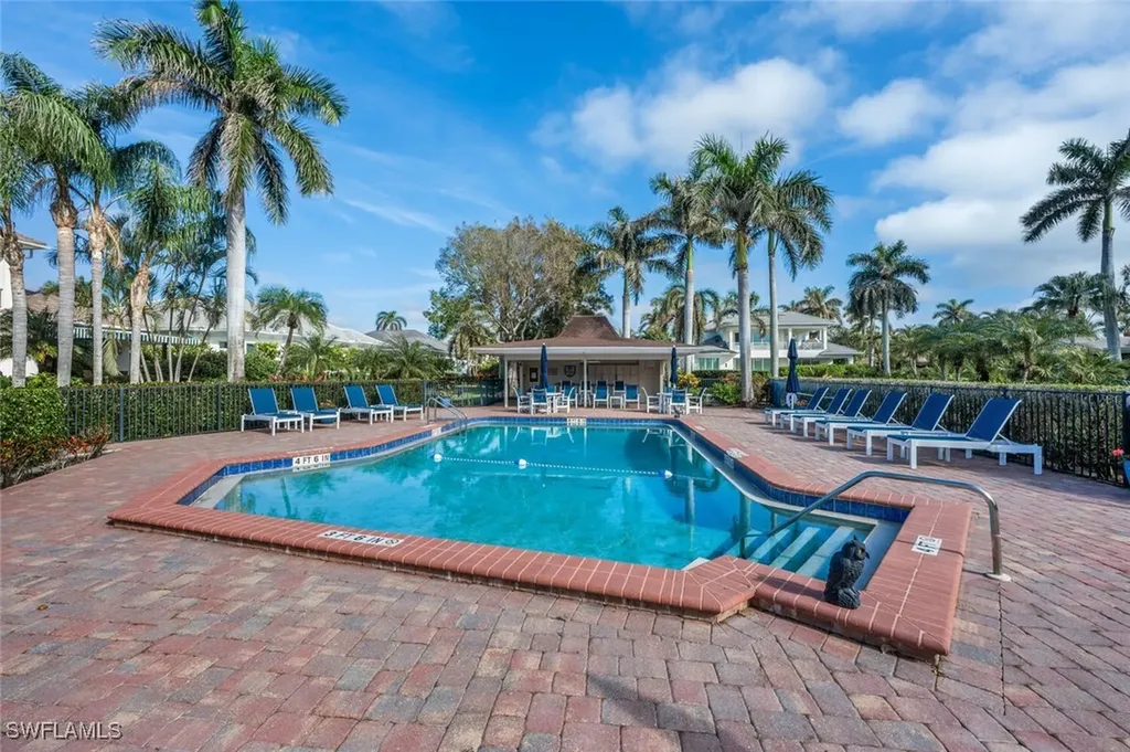 735 Parkview Lane Naples FL 34103