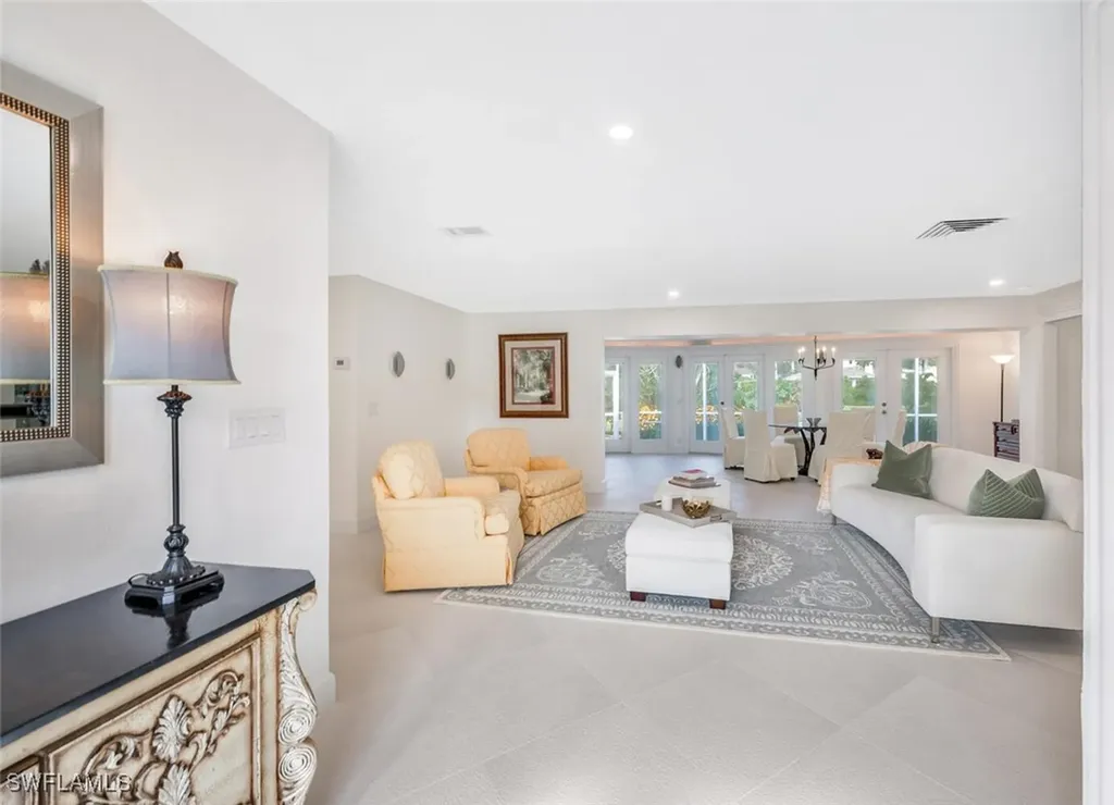 735 Parkview Lane Naples FL 34103