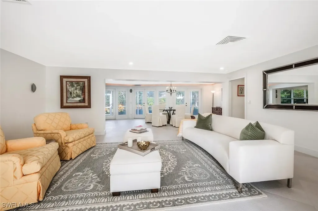 735 Parkview Lane Naples FL 34103