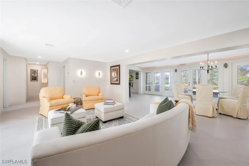 735 Parkview Lane Naples FL 34103