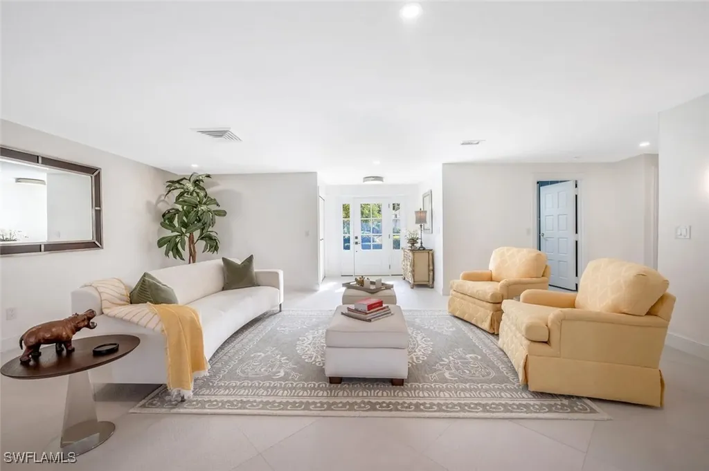 735 Parkview Lane Naples FL 34103