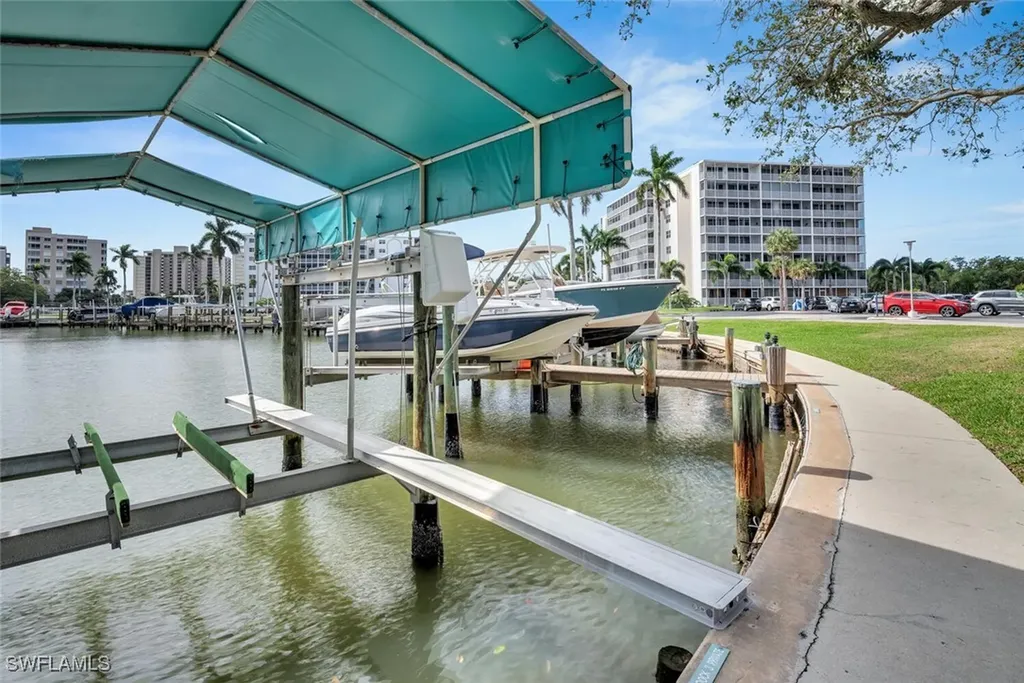 1 Bluebill Avenue Naples FL 34108