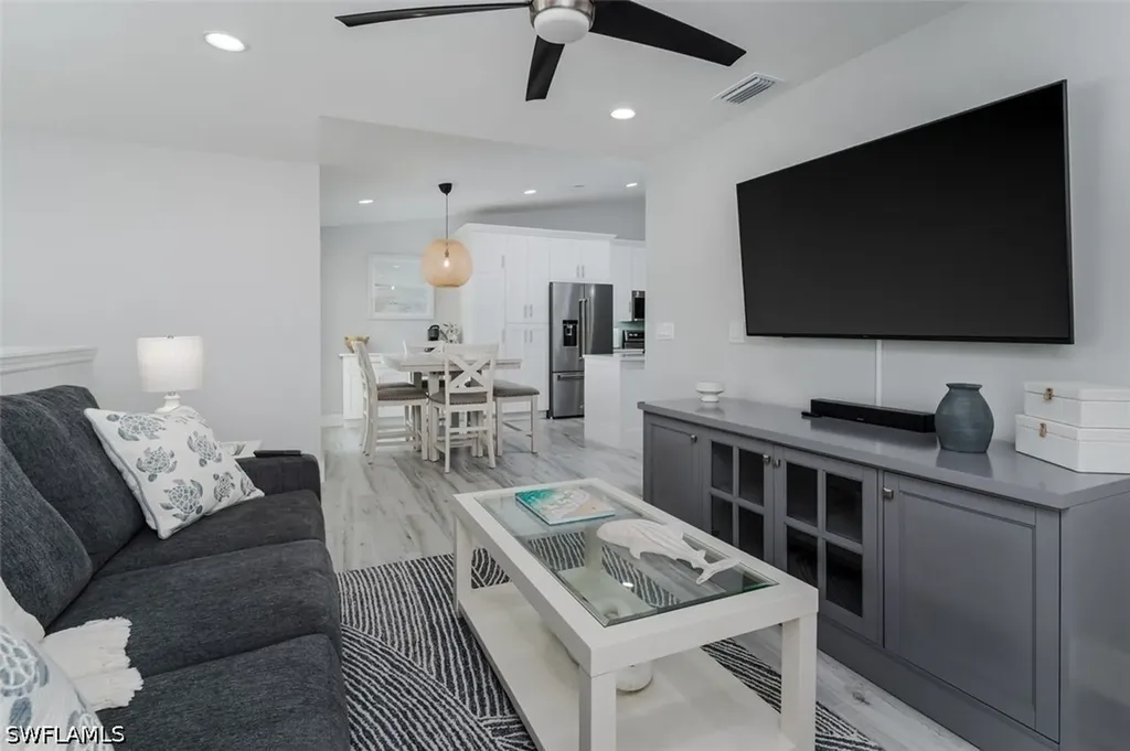834 Gulf Pavilion Drive Naples FL 34108