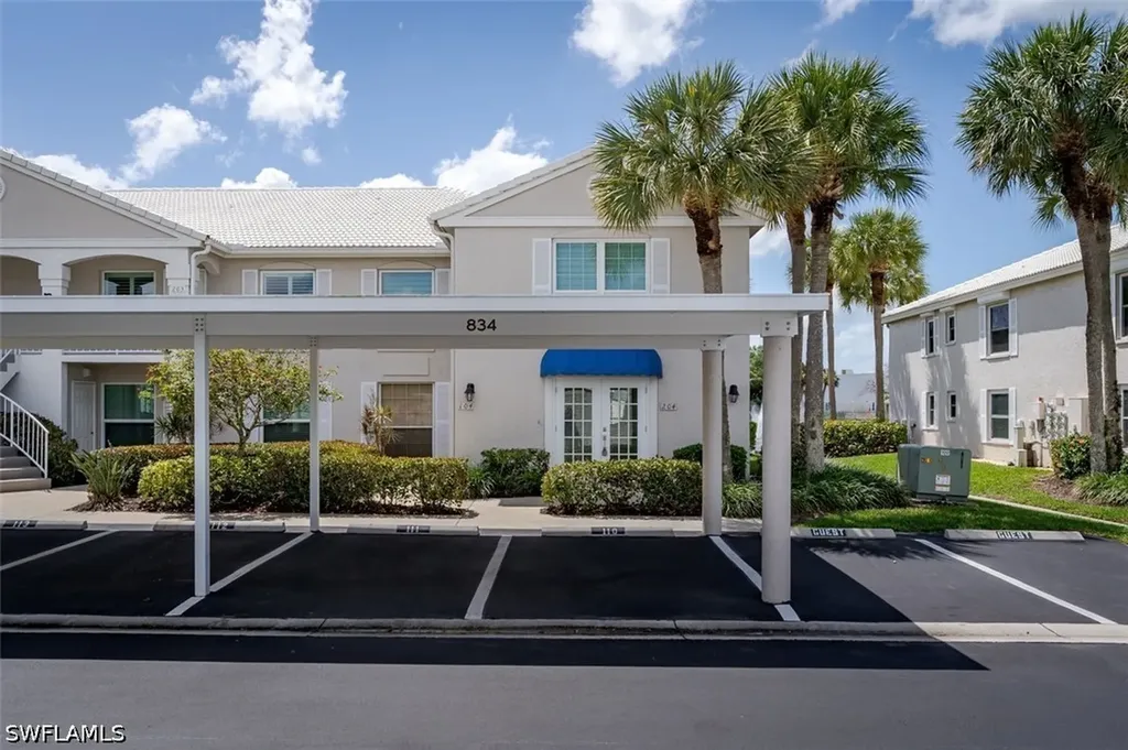 834 Gulf Pavilion Drive Naples FL 34108