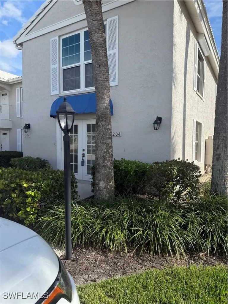 834 Gulf Pavilion Drive Naples FL 34108