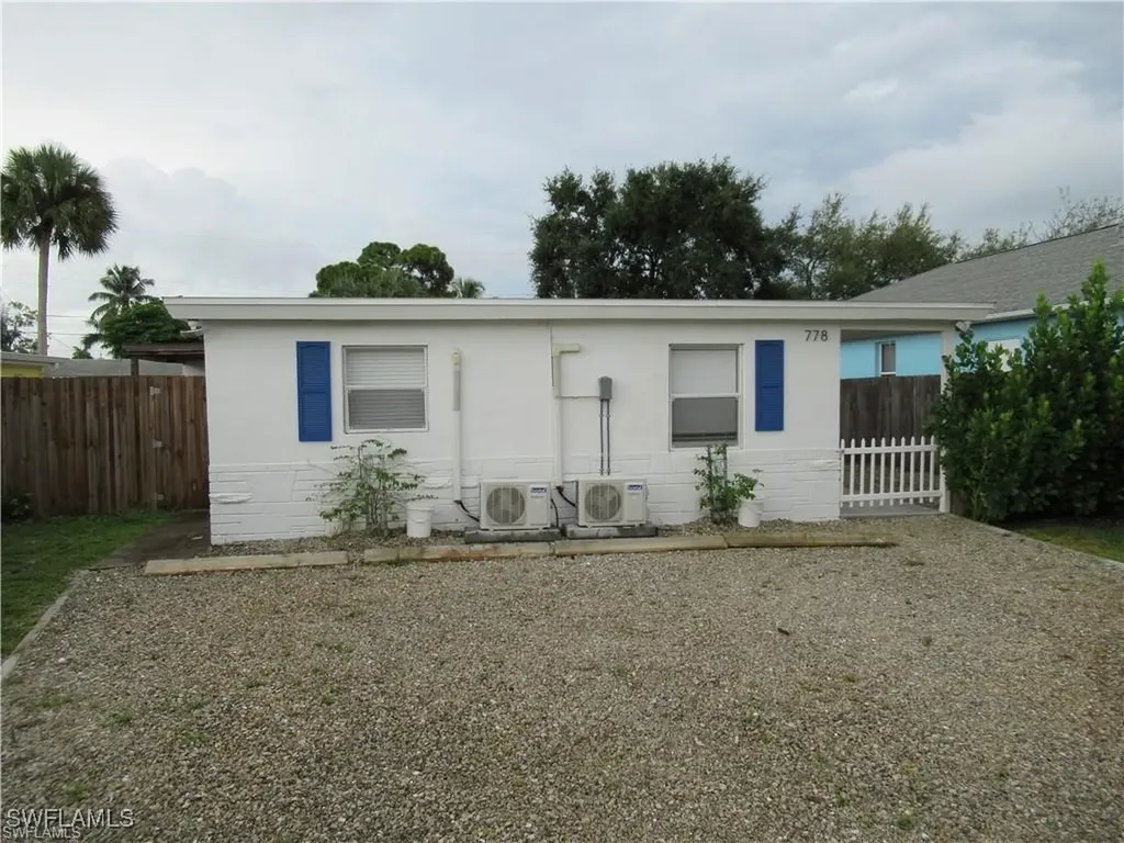 Naples FL, 778 107TH Avenue N, Unit B