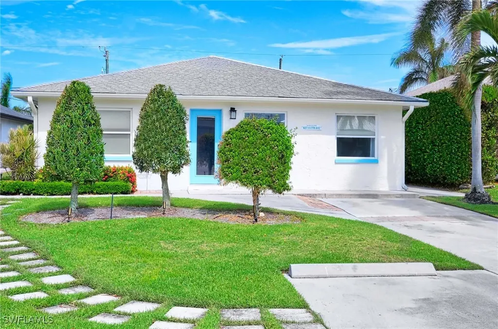 Naples FL, 827 100TH Avenue N