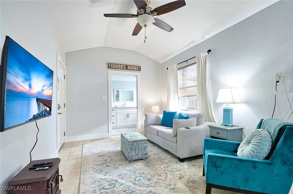 827 100th Avenue N Naples FL 34108