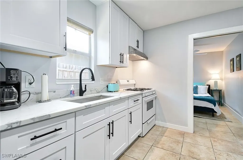 827 100th Avenue N Naples FL 34108