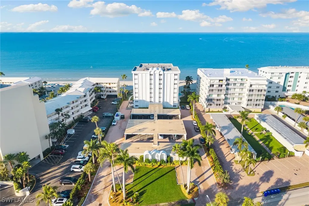 1919 Gulf Shore Boulevard N Naples FL 34102