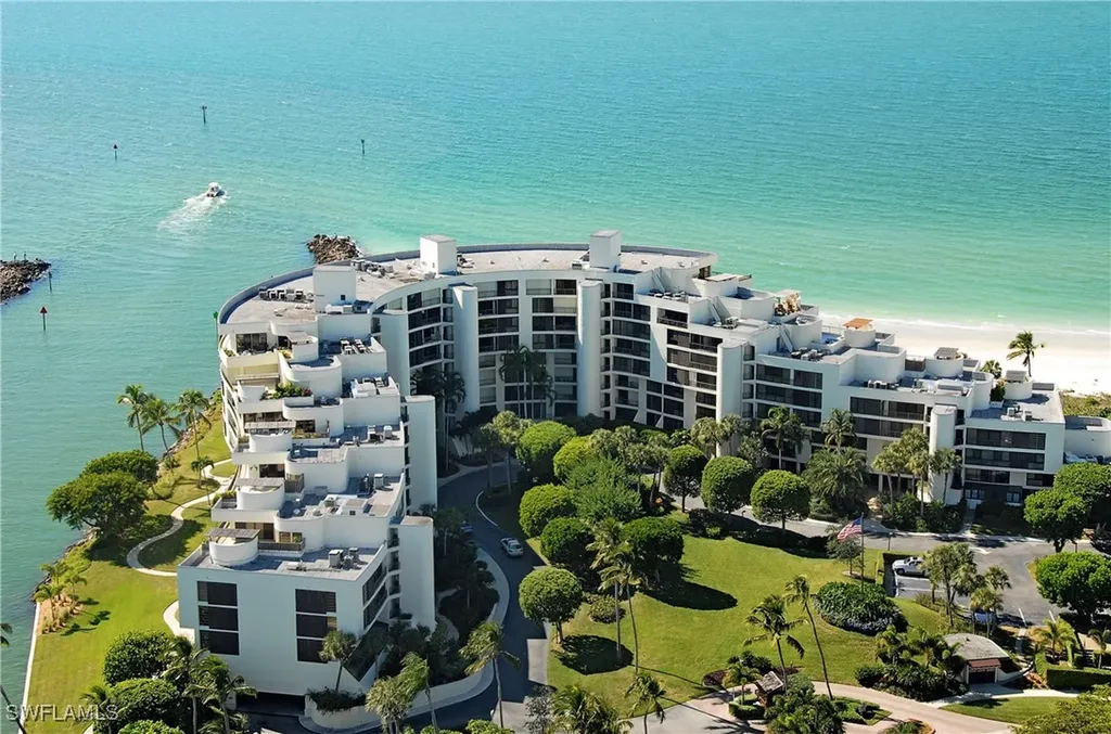 2388 Gulf Shore Boulevard N Naples FL 34103