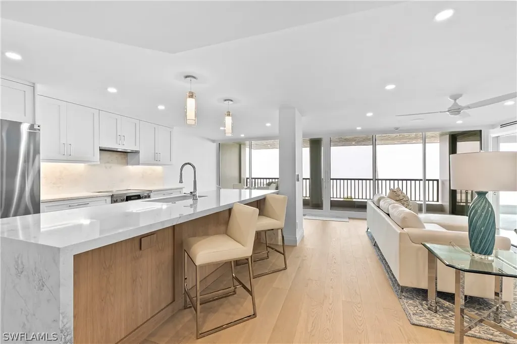 2388 Gulf Shore Boulevard N Naples FL 34103