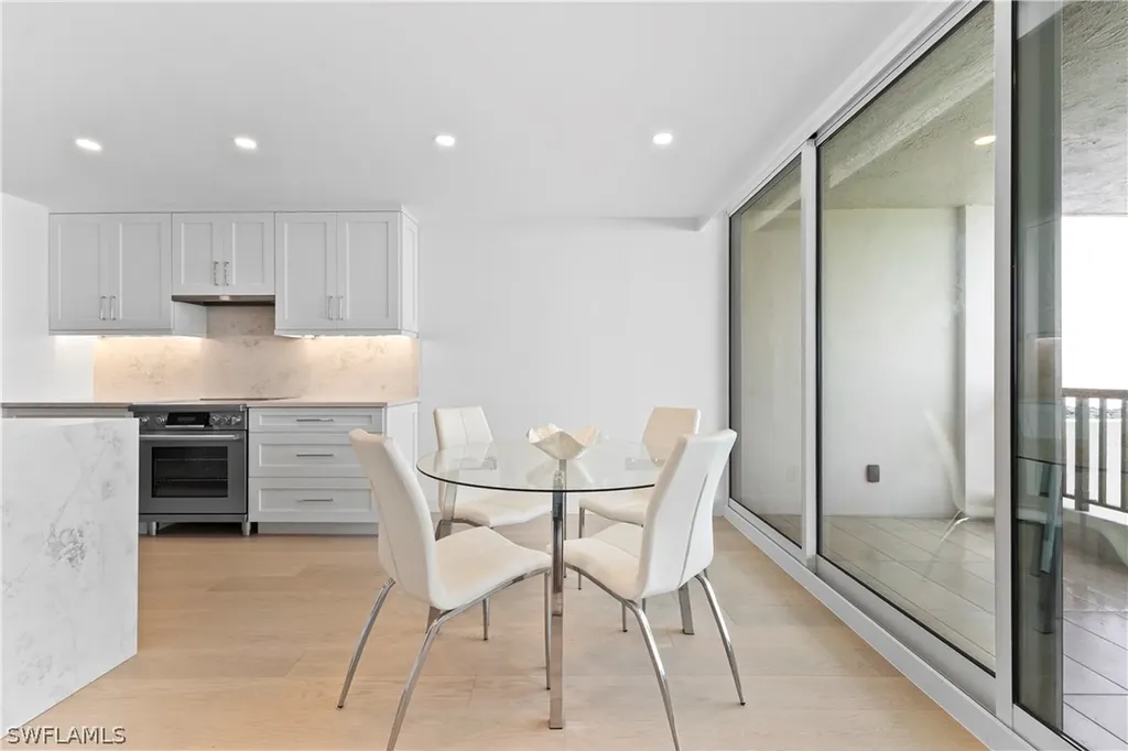 2388 Gulf Shore Boulevard N Naples FL 34103