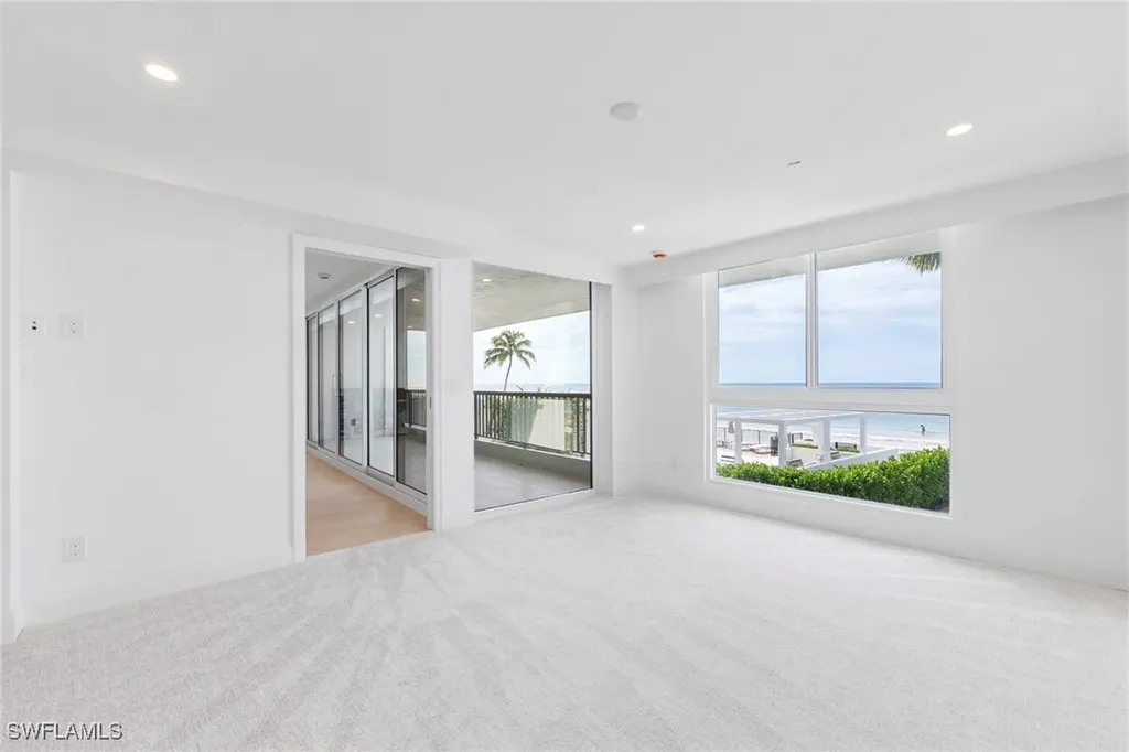 2388 Gulf Shore Boulevard N Naples FL 34103