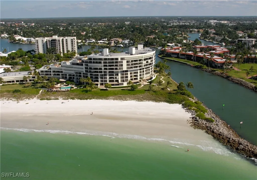 2388 Gulf Shore Boulevard N Naples FL 34103