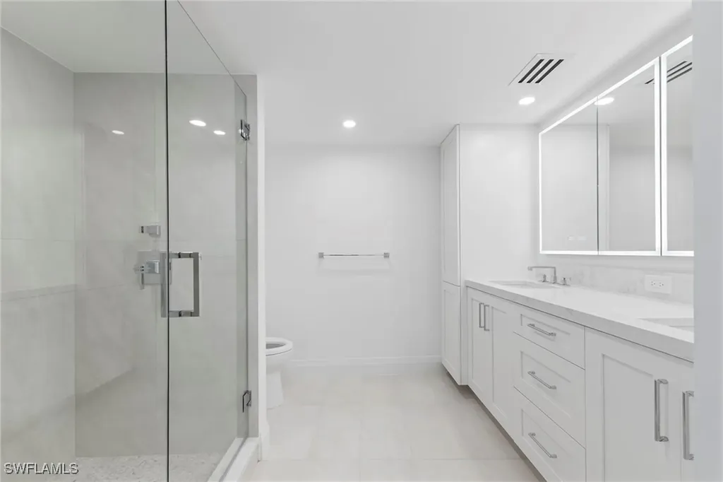 2388 Gulf Shore Boulevard N Naples FL 34103