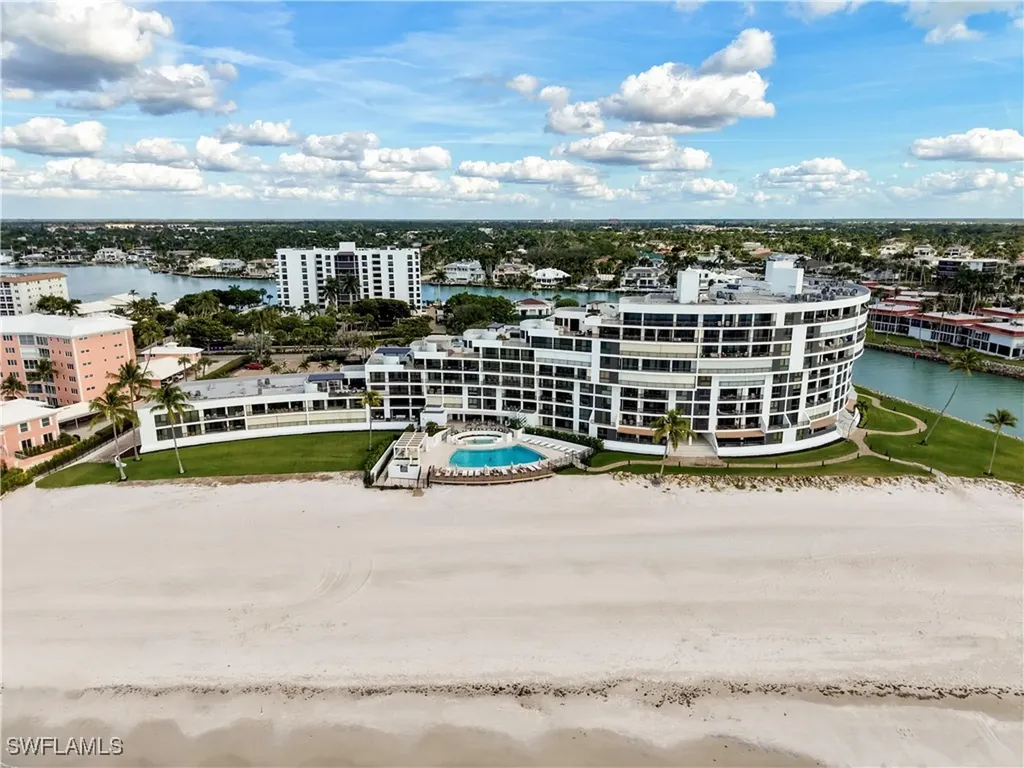 2388 Gulf Shore Boulevard N Naples FL 34103