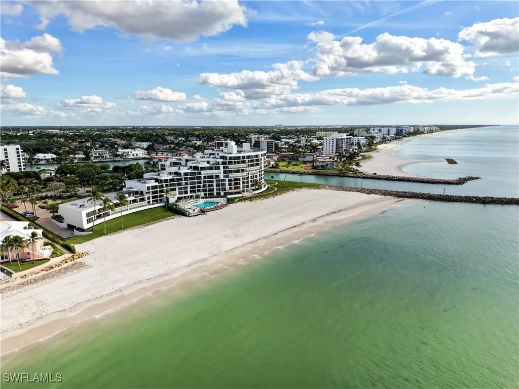 2388 Gulf Shore Boulevard N Naples FL 34103